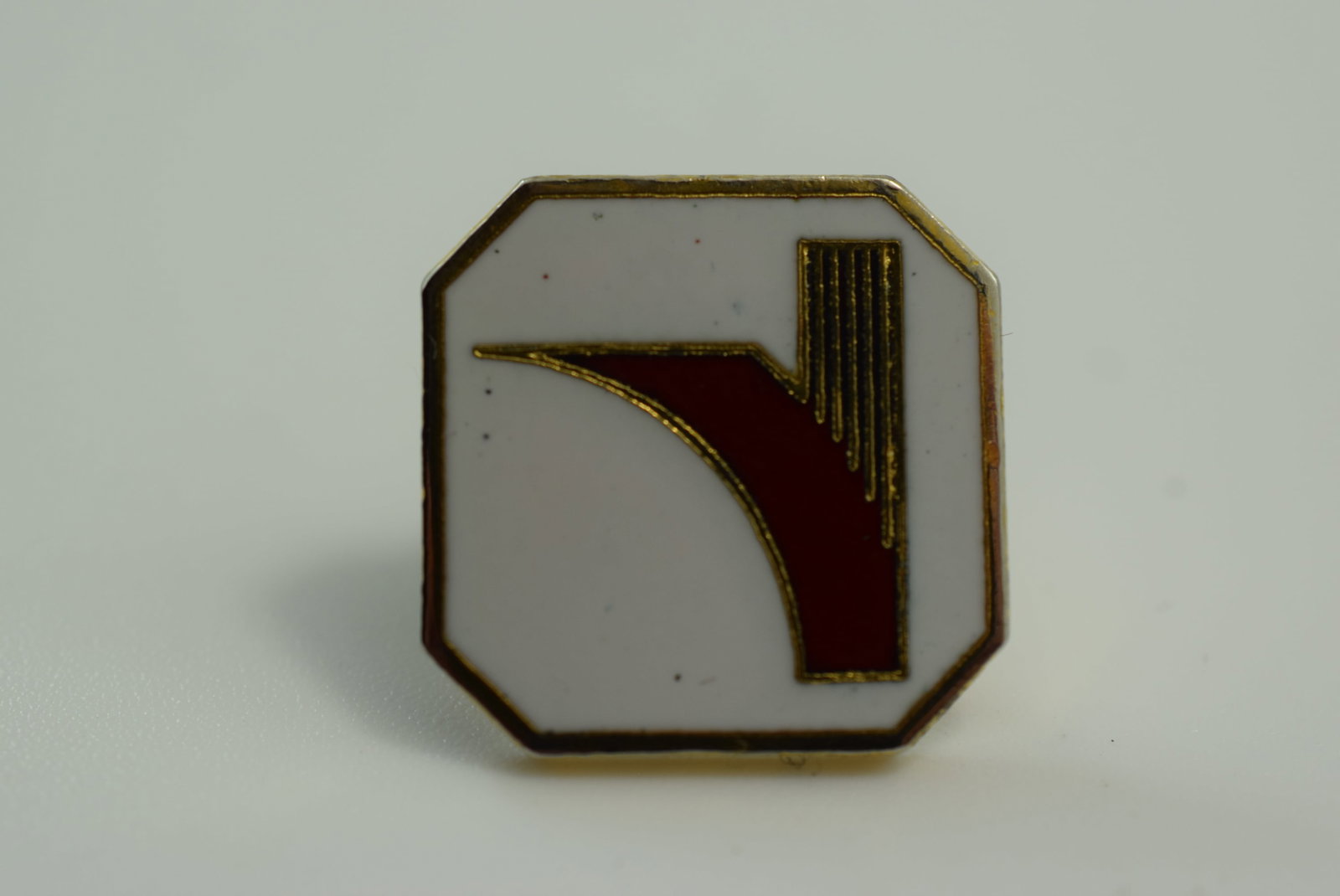 Airline Pin Brooch Enamel 3/4" Vintage Lot # JM 431 (1 of 2)
