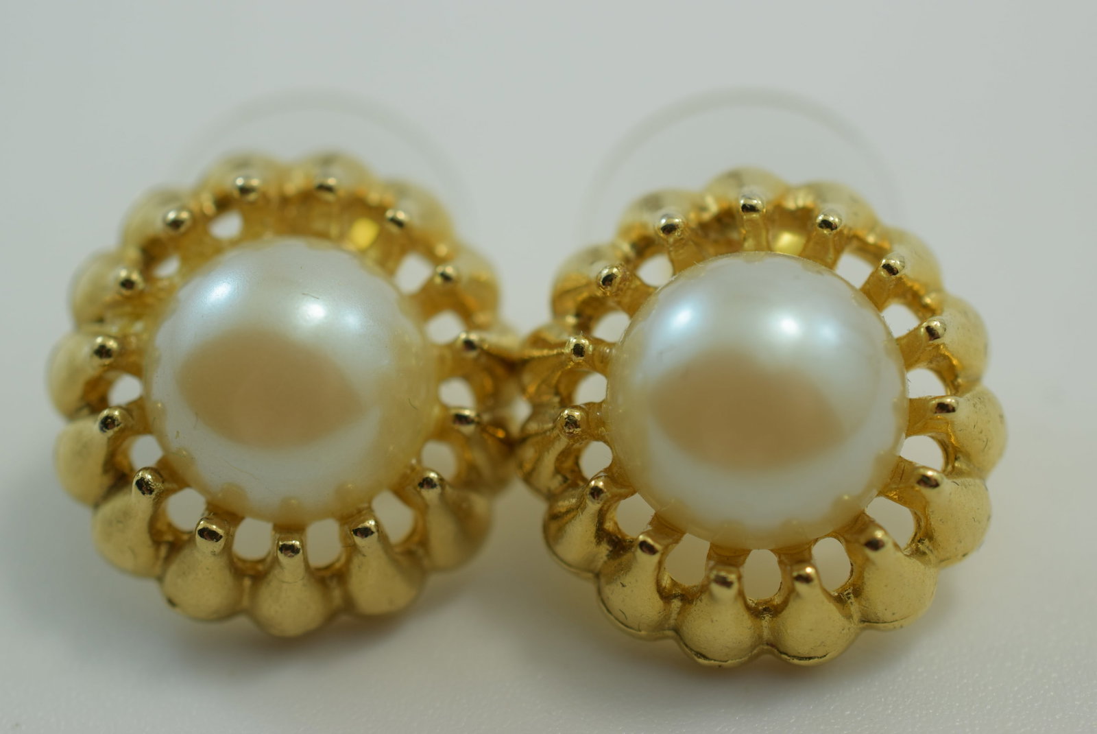 Pierced Faux Pearl Earrings Vintage Lot # JM 441: Pierced Faux Pearl Earrings Vintage measures 3/4"