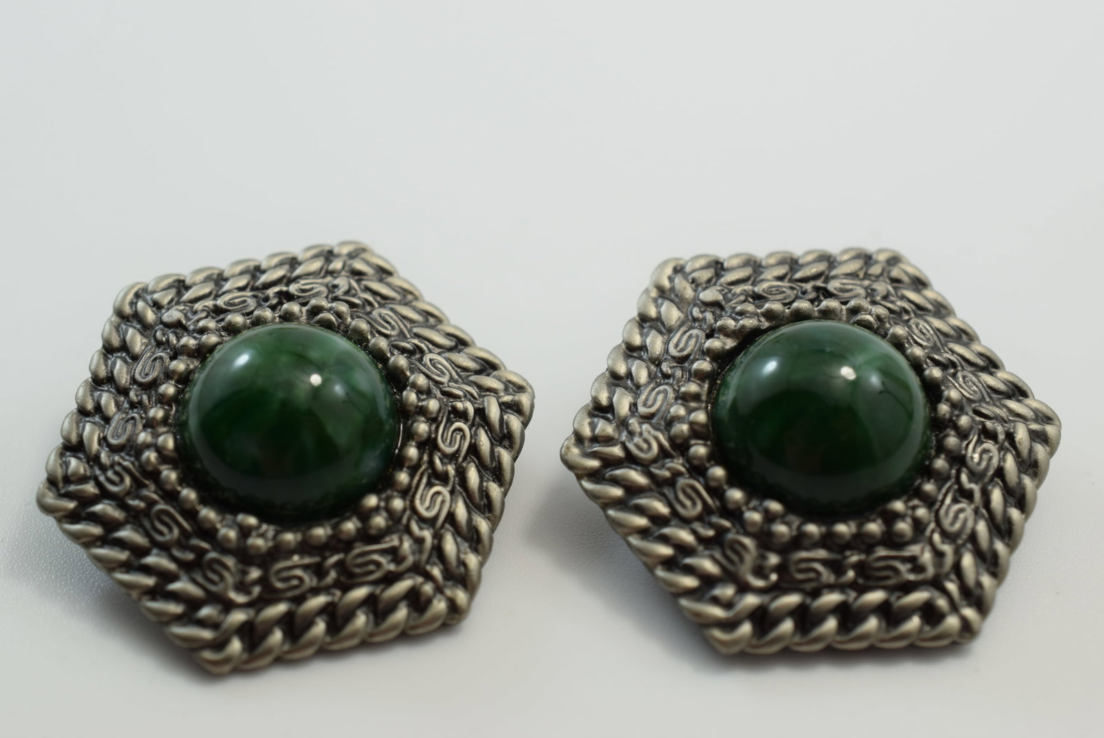 Clip Earrings Mottled Green Vintage Lot # JM 459 (1 of 2)