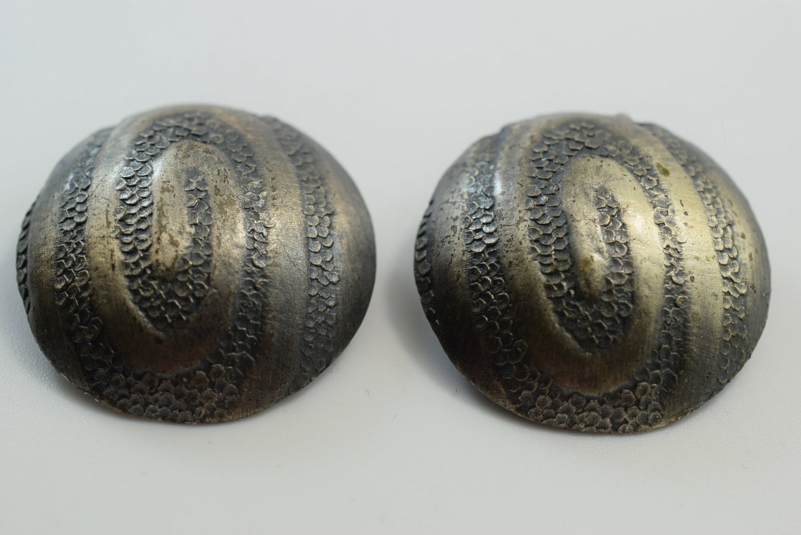 Clip Earrings Silvertone Etched Vintage Lot # JM 470 (1 of 2)