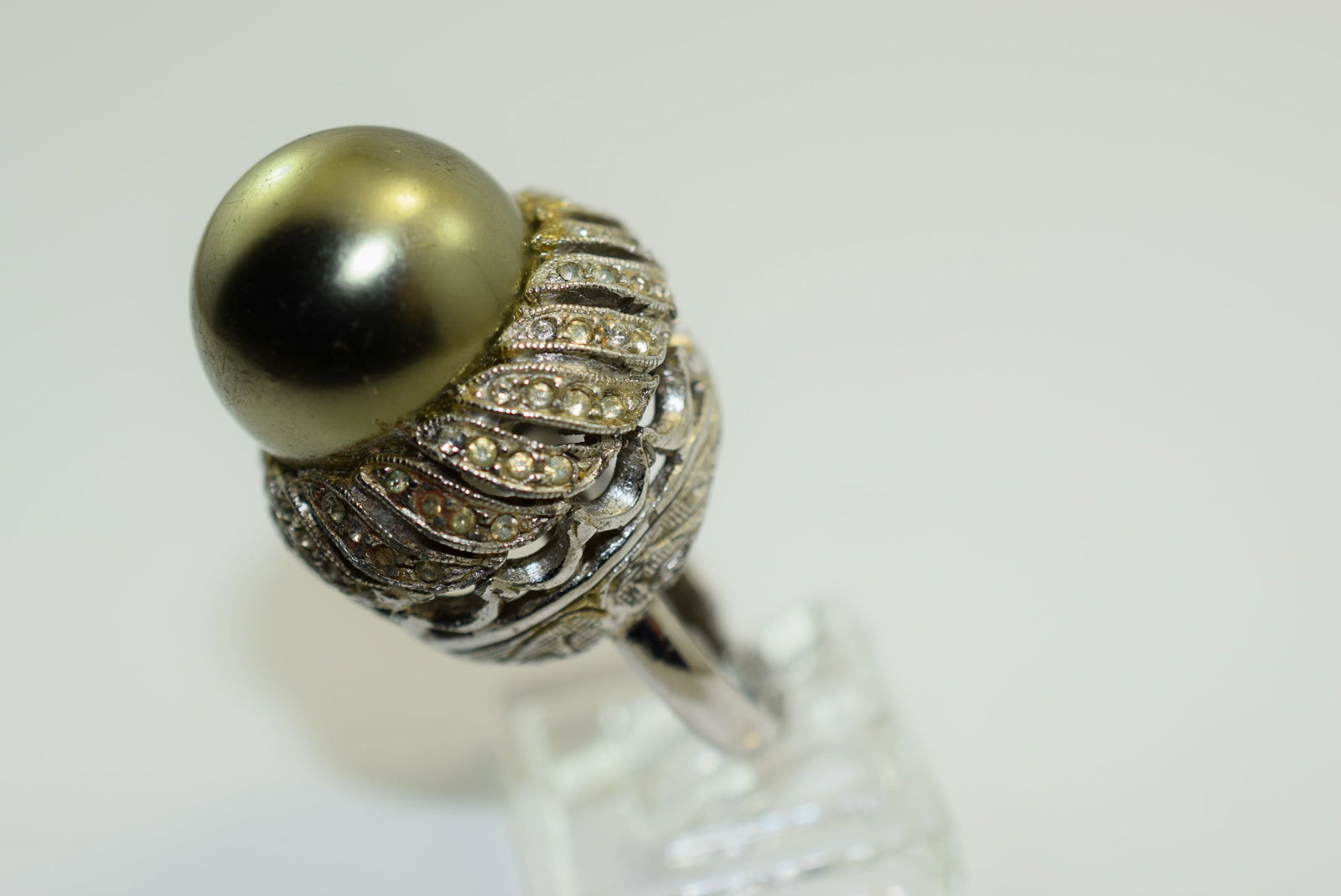 One Size Huge Rhinestone Ring Dome 1940's Vintage Lot # JM 492: One Size Huge Rhinestone Ring Dome 1940's Vintage currently sitting at size 5 adjustable up or down