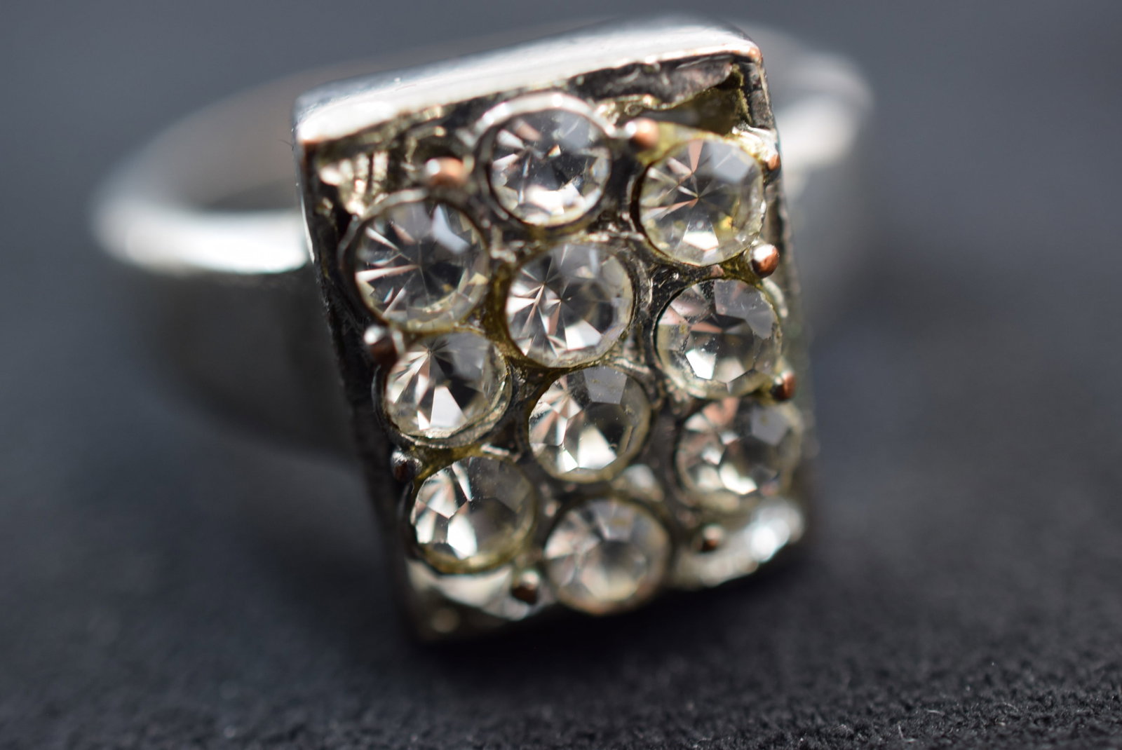 Sterling 9 grams Rhinestone Ring Size 8.75 Vintage Lot # JM 511: Sterling 9 grams Rhinestone Ring Size 8.75 Vintage