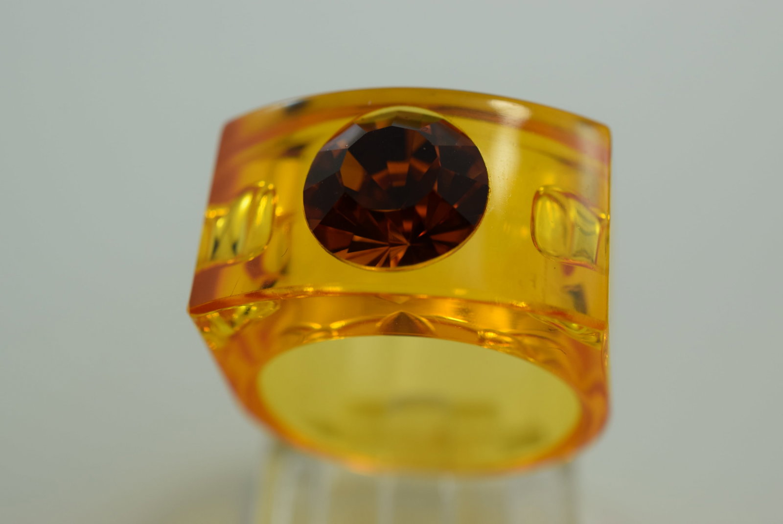 Lucite Amber Color Nijoi Eur Rhinestone Stunner Top Quality Size 8.5 Vintage Lot # JM 524: Lucite Amber Color Nijoi Eur Rhinestone Stunner Top Quality Size 8.5 Vintage