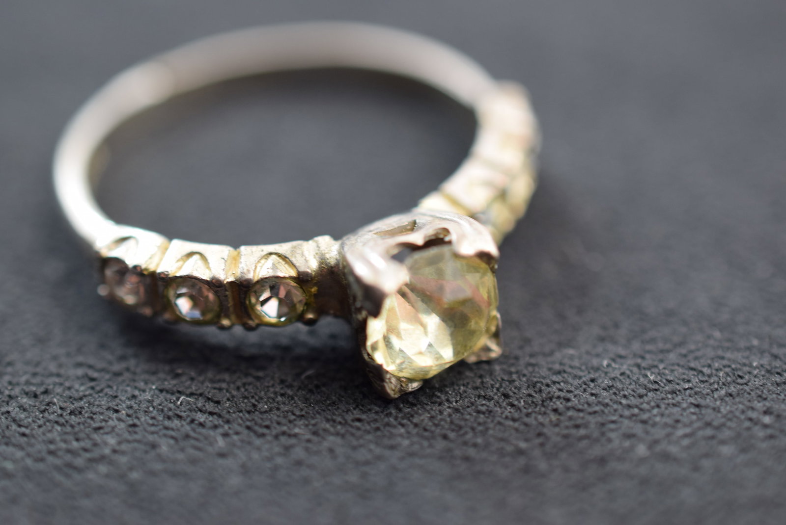Sterling OLD Solitaire Ring Size 9 Vintage Lot # JM 532: Sterling OLD Solitaire Ring Size 9 Vintage