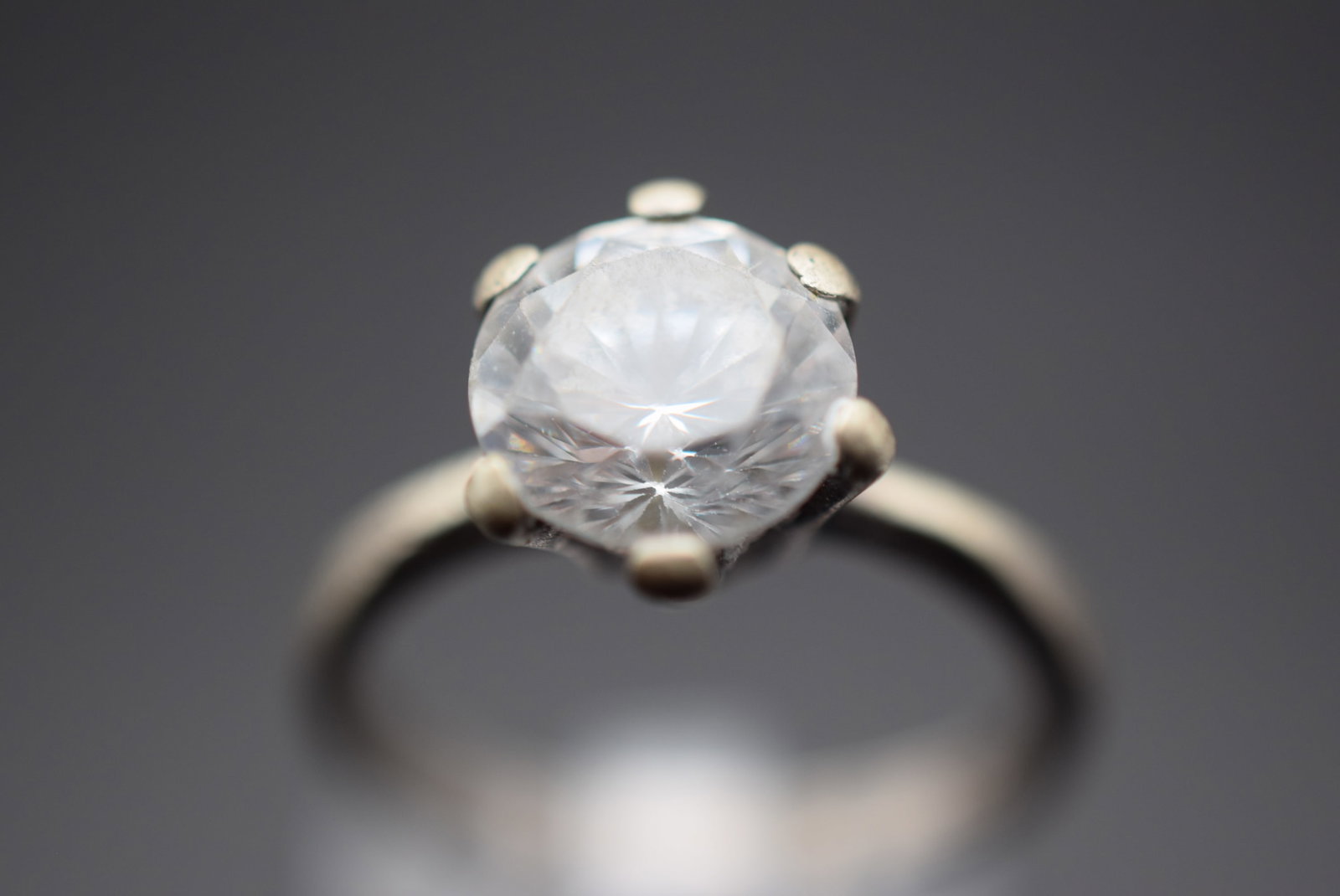 Huge CZ Solitaire Sterling Silver 925 Ring Size 7.5 Lot 534 (1 of 5)