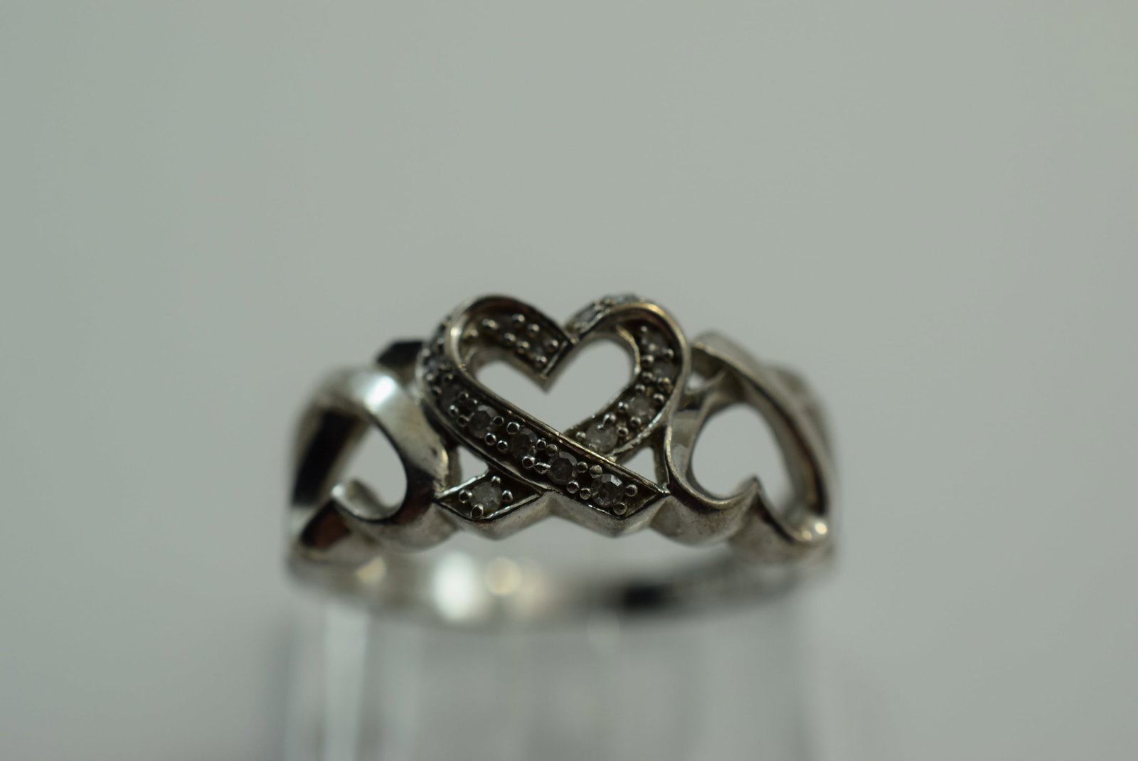 Triple Heart Beauty Ring Size 7 Vintage Lot # JM 546: Triple Heart Beauty Ring Size 7 Vintage weighs 3.26 grams