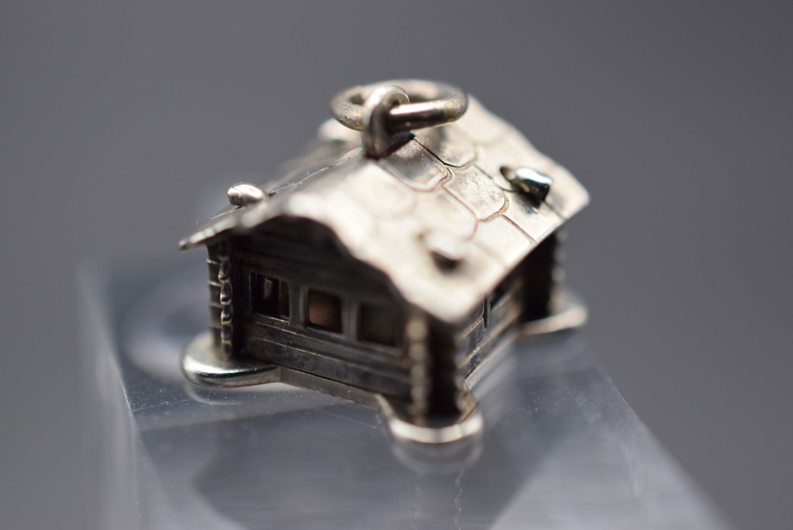 Cottage Log Cabin Pendant Charm Sterling Silver 800 Vintage Lot# DG 550: Cottage Log Cabin Pendant Charm Sterling Silver 800 Vintage measures 1/2" x 1/2" weighs 3.21 grams