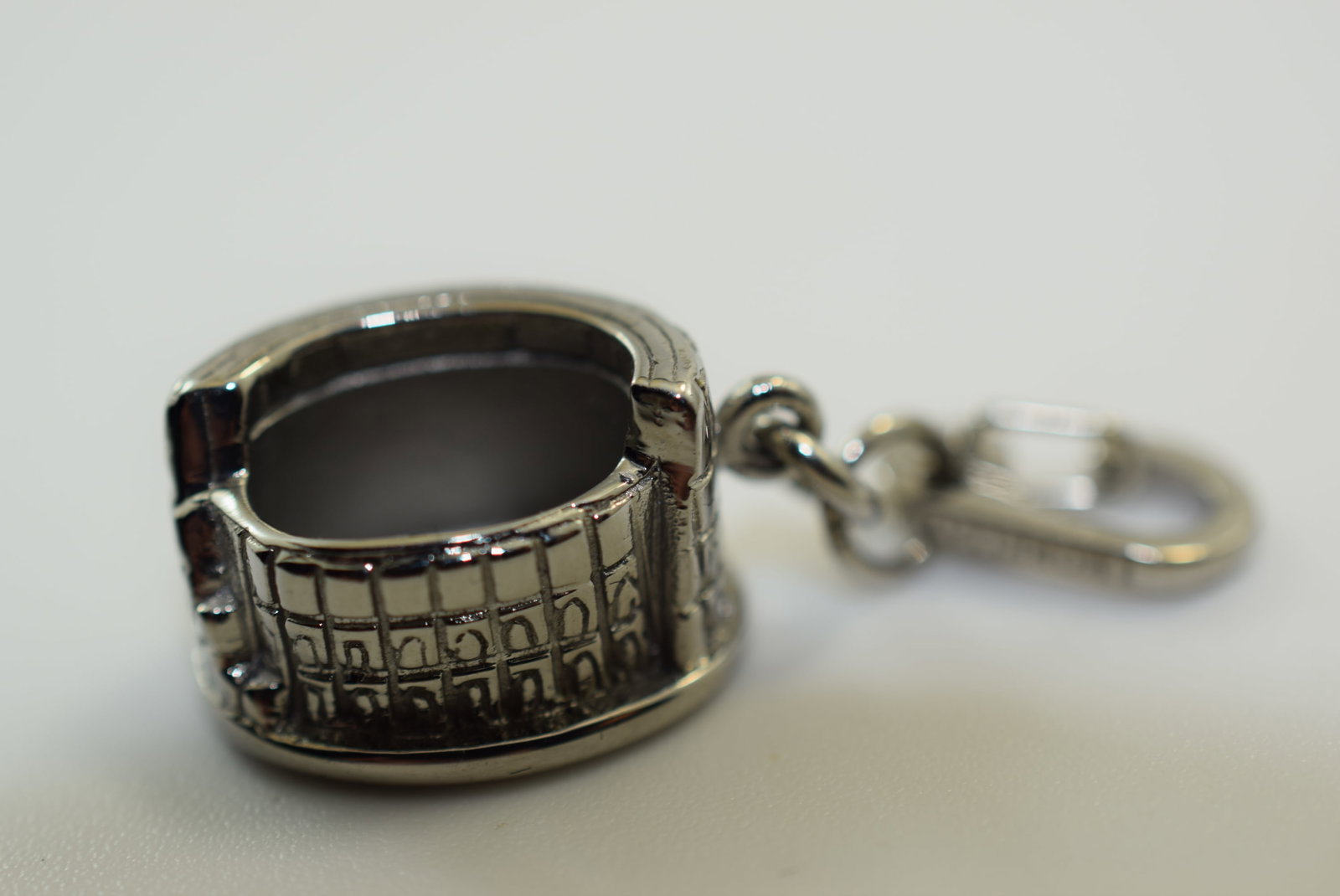 iMorellato Coleseum Charm Pendant Signed vintage Lot # JM 626: iMorellato Coleseum Charm Pendant Signed vintage
