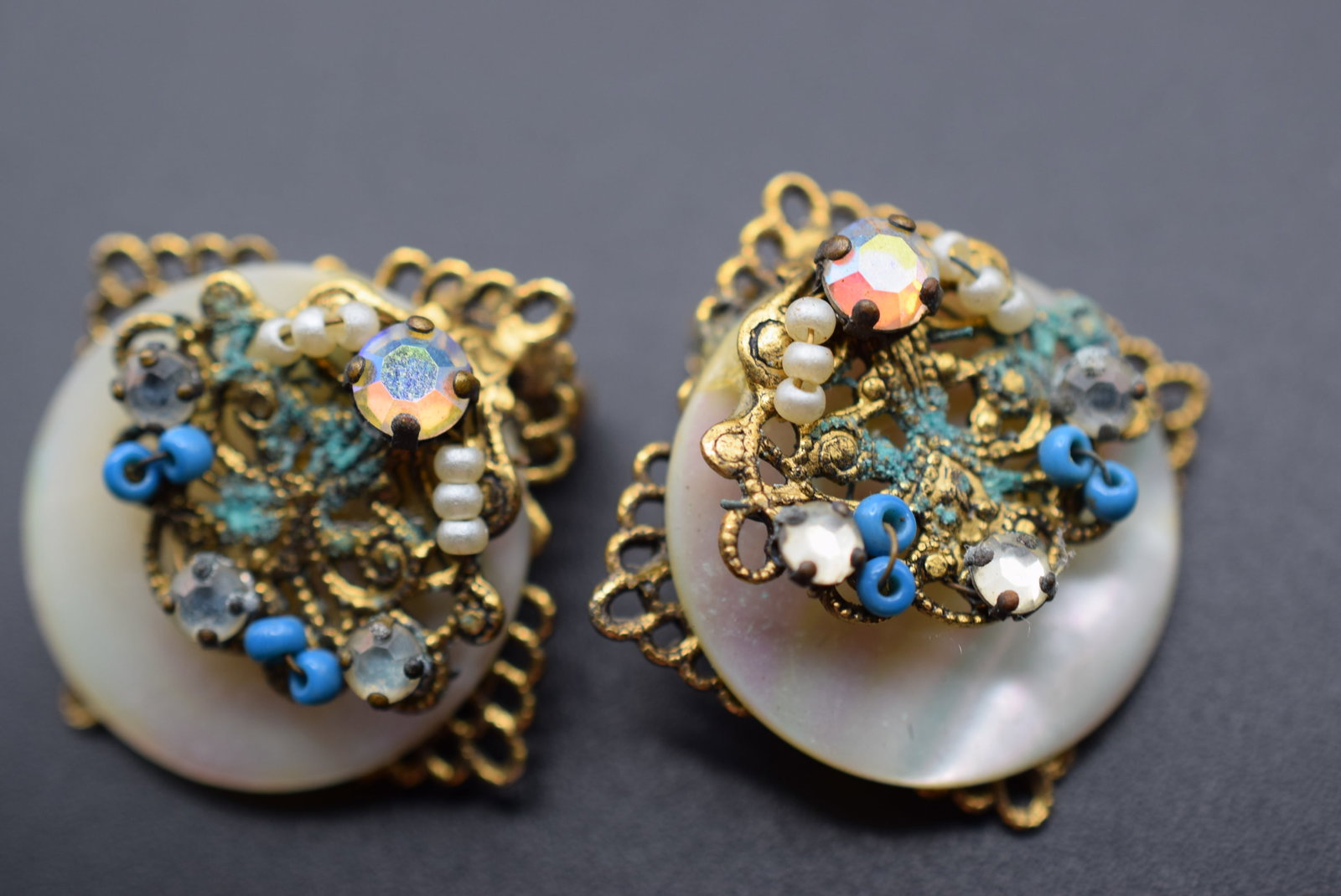 Clip Earrings Vintage Mother Pearl Cluster Lot GJ 687: Clip Earrings Vintage Mother Pearl Cluster