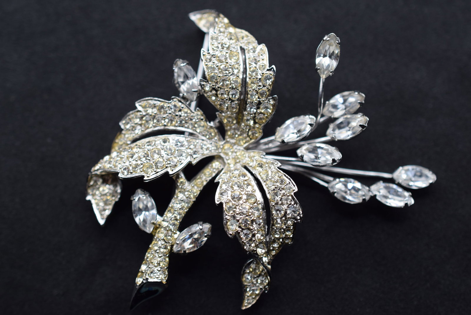 Boucher for Avon Rhinestone Brooch Pin Vintage Lot GJ 690 (1 of 2)