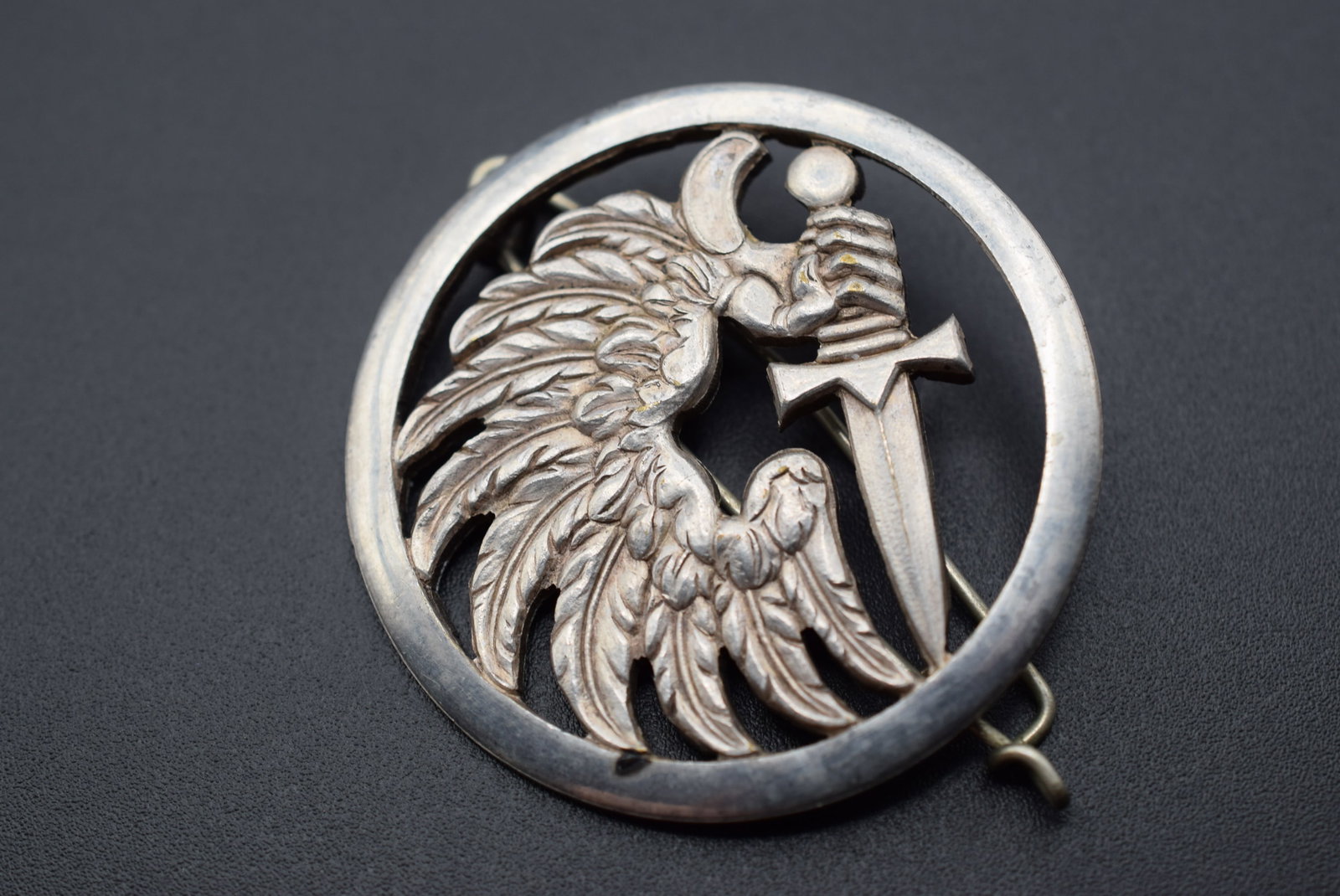 Winged Sword Vintage Silver Brooch Pin Lot GJ 698: Winged Sword Vintage Silver Brooch Pin