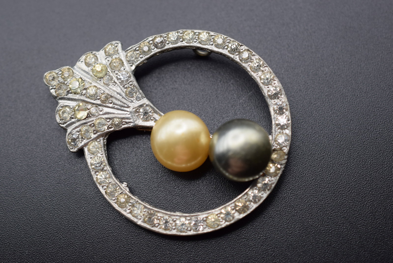 Rhinestone Pearly 1940's Brooch Pin Large Vintage Lot GJ 703: Rhinestone Pearly 1940's Brooch Pin Large Vintage