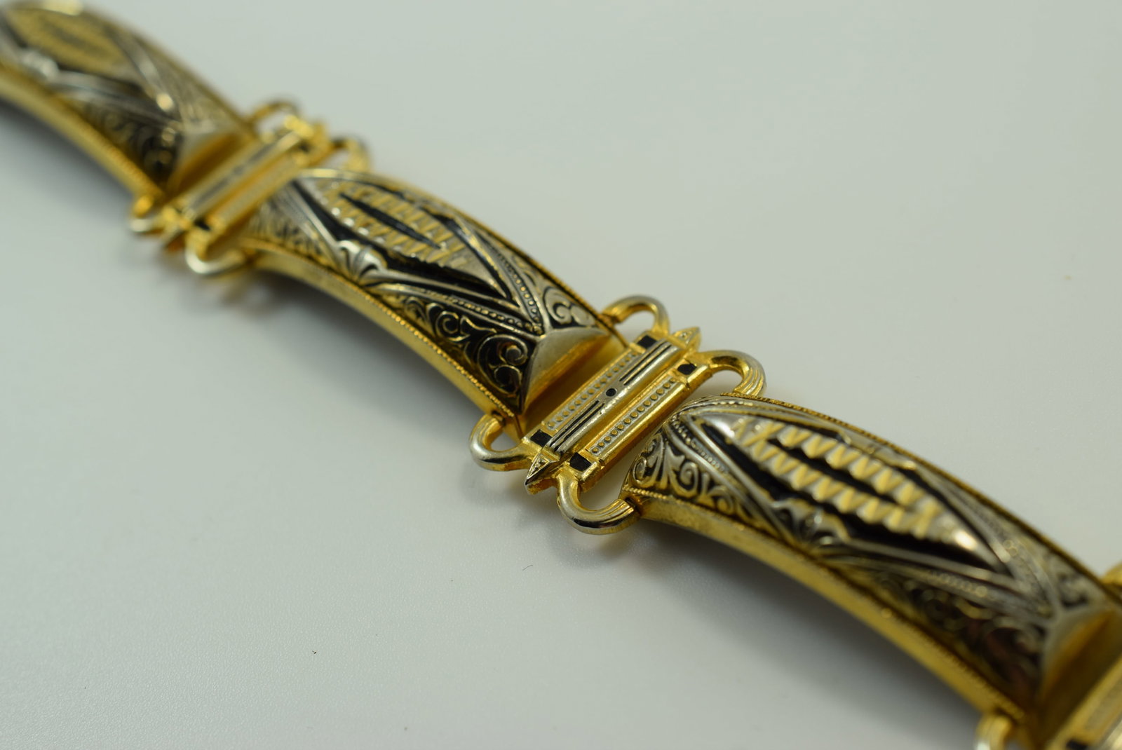 Damascene Rare Bracelet type Etched 7 3/4" Vintage Lot # JM 727: Damascene Rare Bracelet type Etched 7 3/4" Vintage