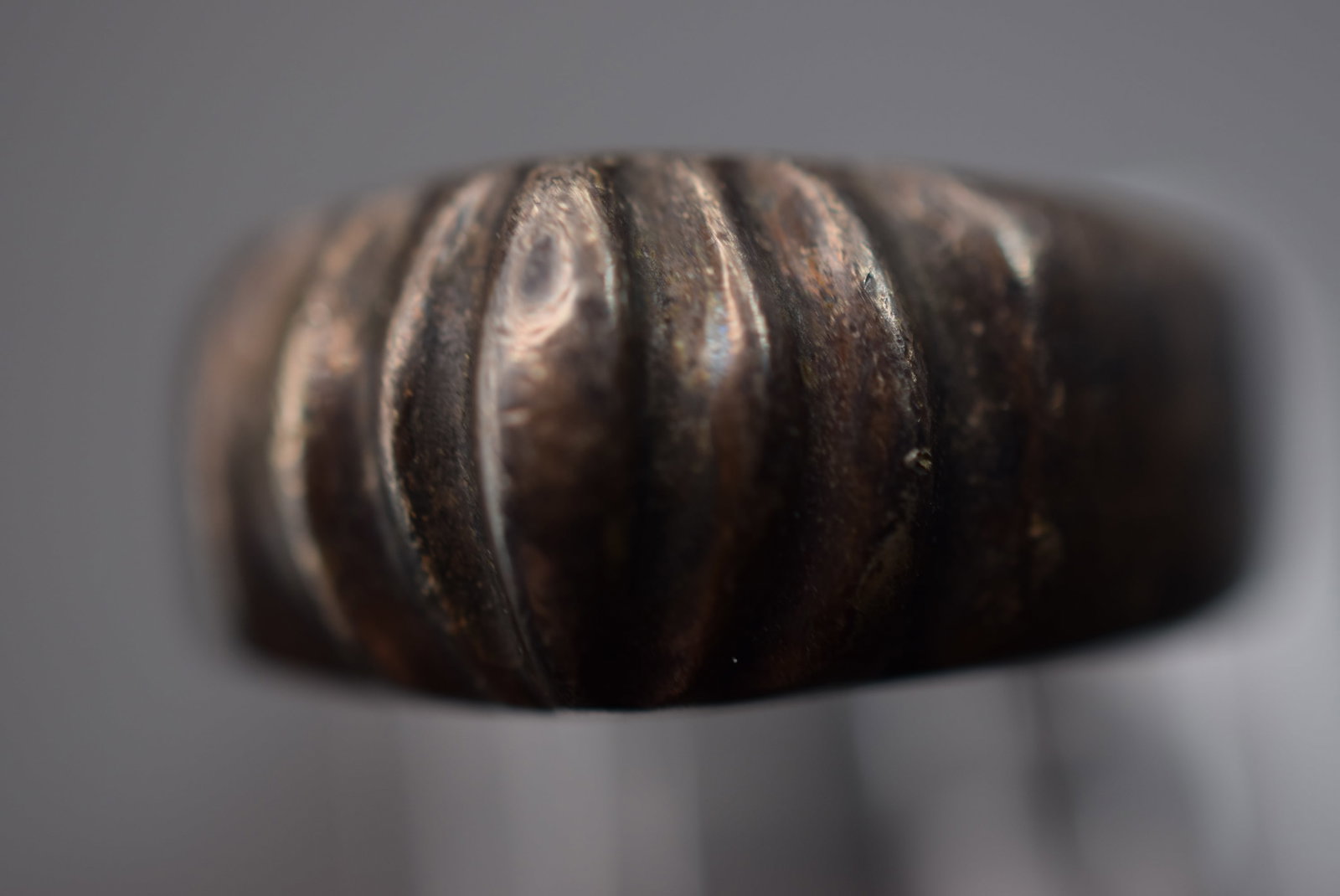 Ribbed Sterling Silver 925 Ring Size 8.75 Lot GJ 735: Ribbed Sterling Silver 925 Ring Size 8.75 weighs 8 grams