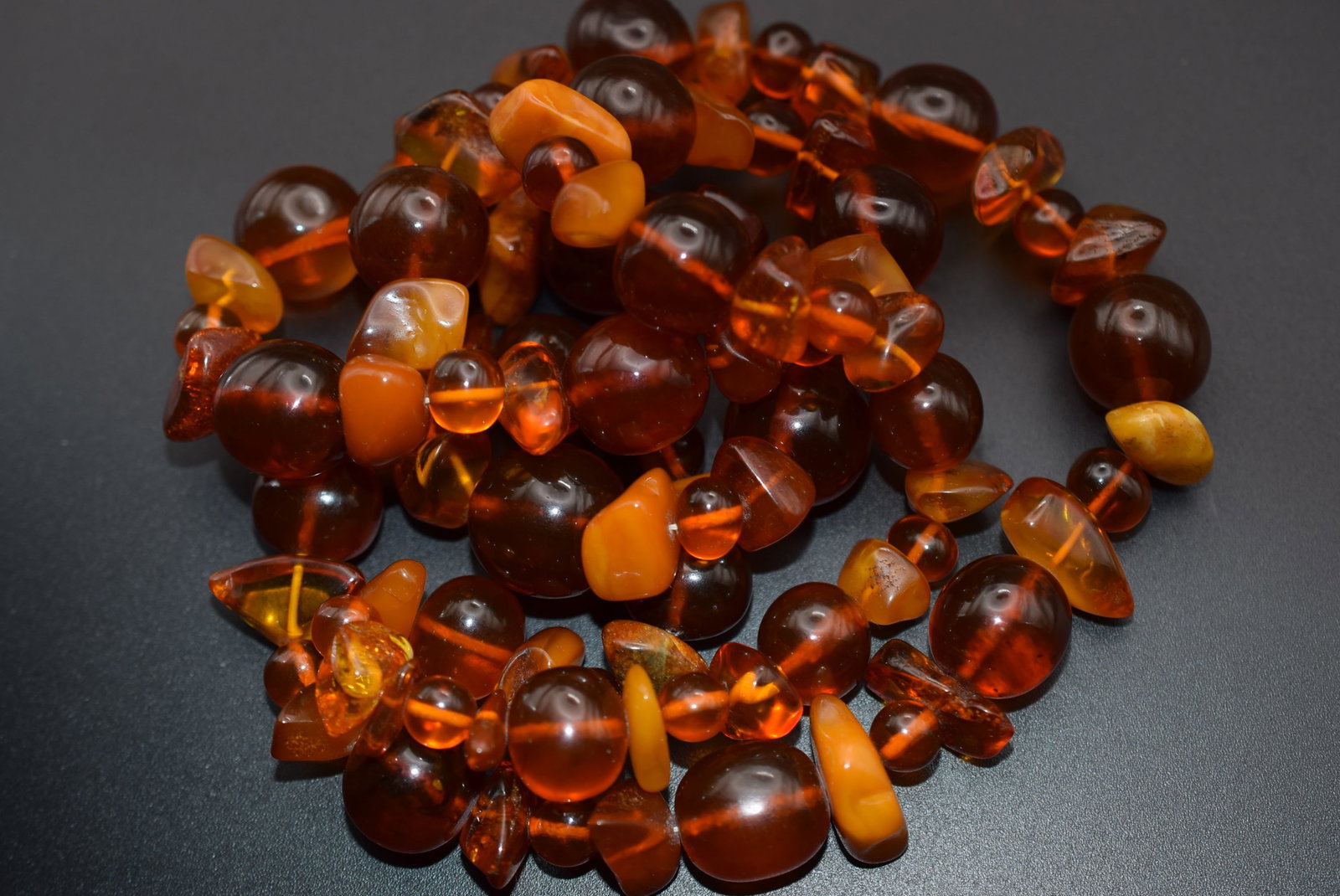 Amber Vintage Necklace Weighs 101.18 grams Lot 783 (1 of 9)