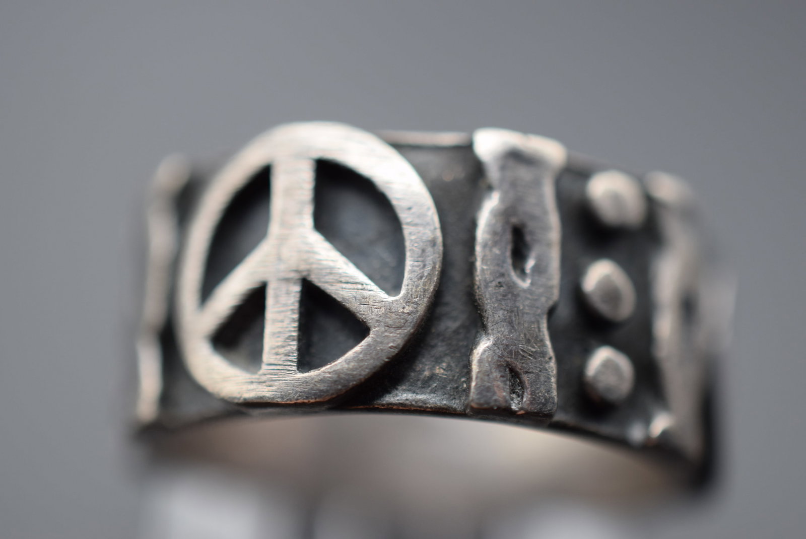 Peace Heavy Thick Sterling Ring Size 11 Lot GJ 830: Peace Heavy Thick Sterling Ring Size 11 weighs 12.25 grams