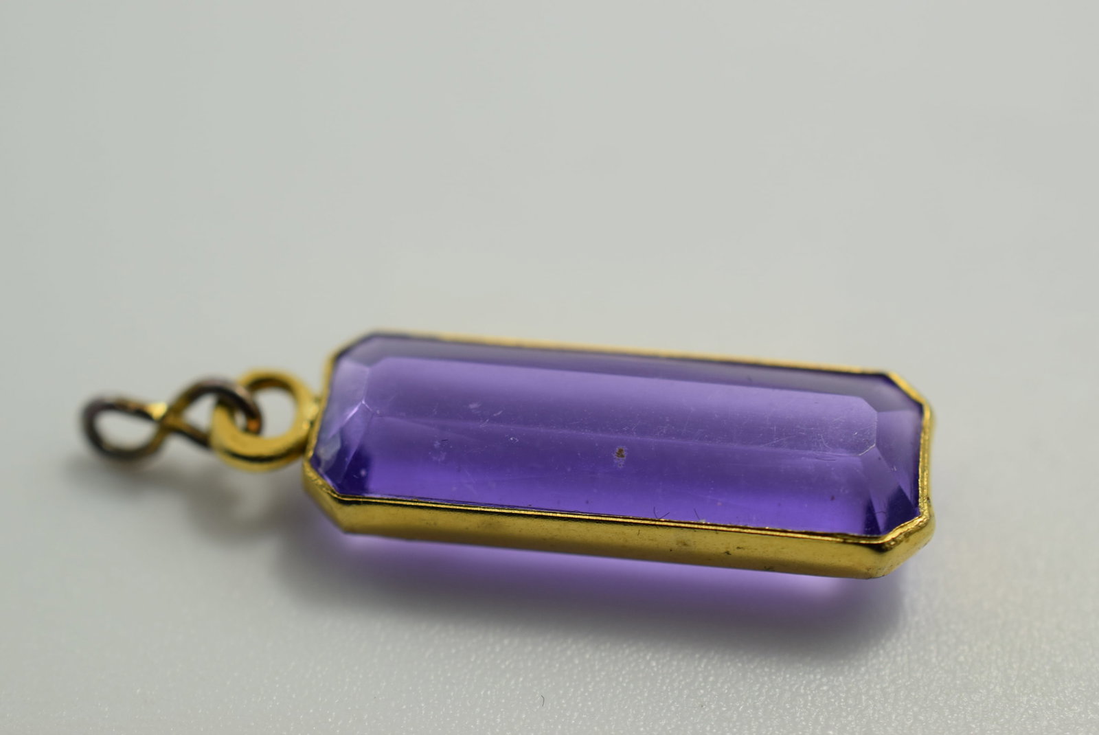 Amethyst Glass Old Pendant 1" Vintage Lot # JM 846: Amethyst Glass Old Pendant 1" Vintage