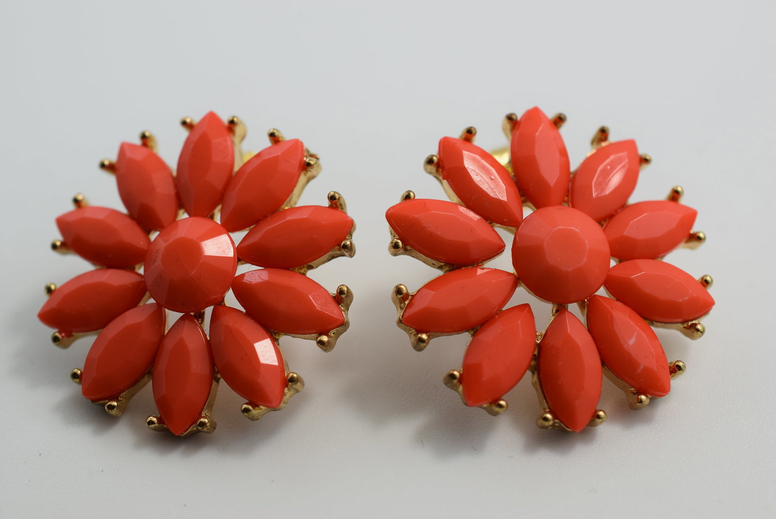 Coral Glass Rhinestone Flower Pierced Earrings Vintage Lot # JM 853: Coral Glass Rhinestone Flower Pierced Earrings Vintage