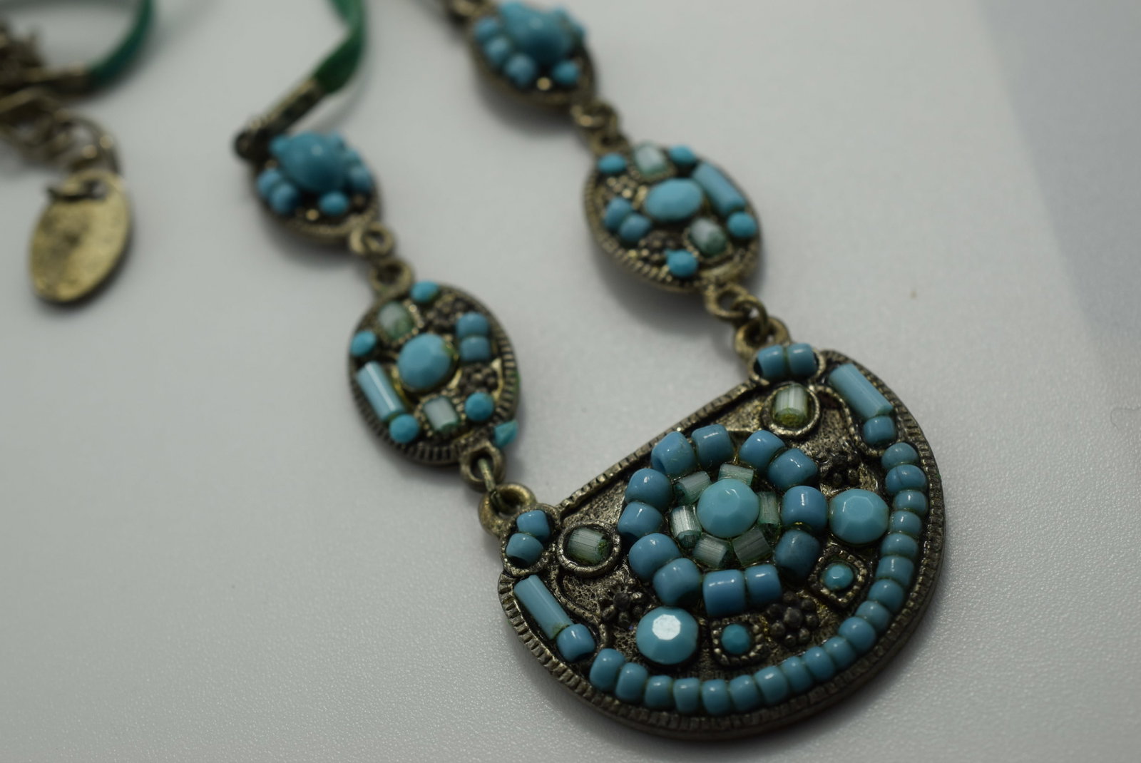 Turquoise Colored Beaded Necklace Vintage Lot # JM 892 (1 of 2)