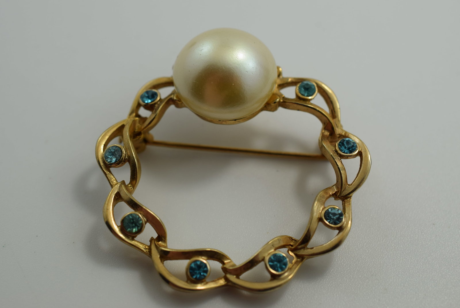 Rhinestone Brooch Pin 1940's 1 3/4" Huge Glass Pearl Vintage Lot # JM 897: Rhinestone Brooch Pin 1940's 1 3/4" Huge Glass Pearl Vintage