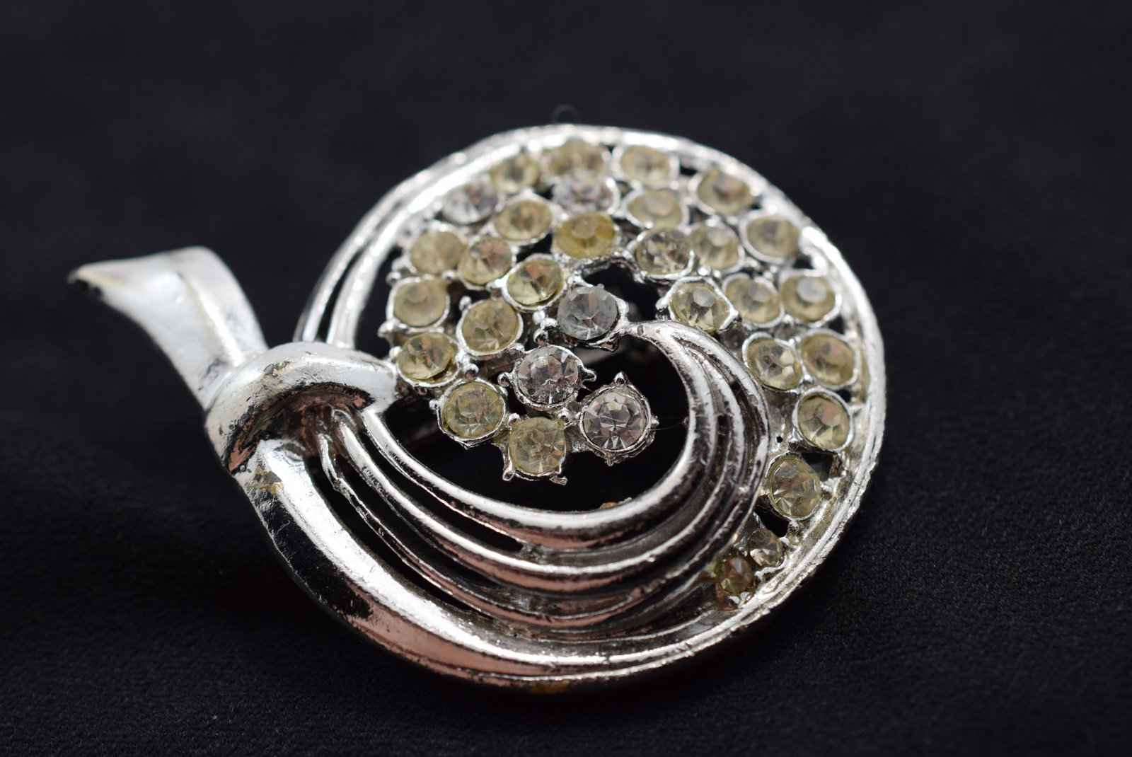 Rhinestone 2 1/4" Brooch Pin Vintage Lot # JM 902: Rhinestone 2 1/4" Brooch Pin Vintage