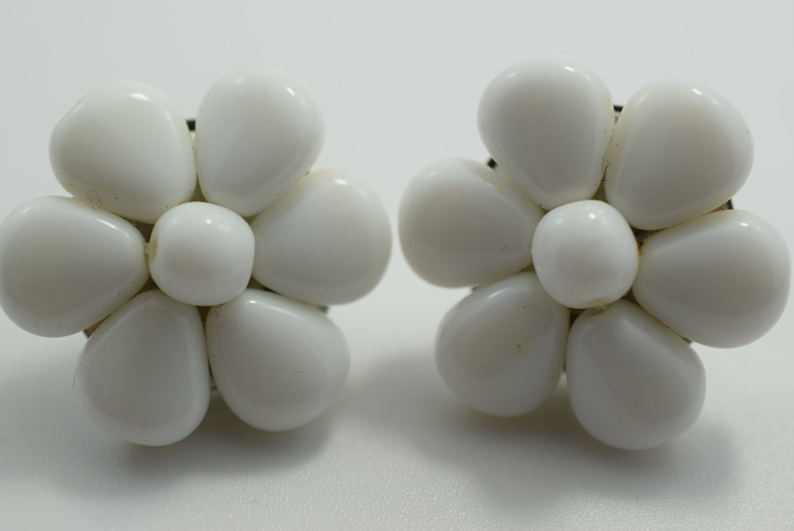 Milk Glass Pierced Earrings 1" 1940's Vintage Lot # JM 904 (1 of 2)