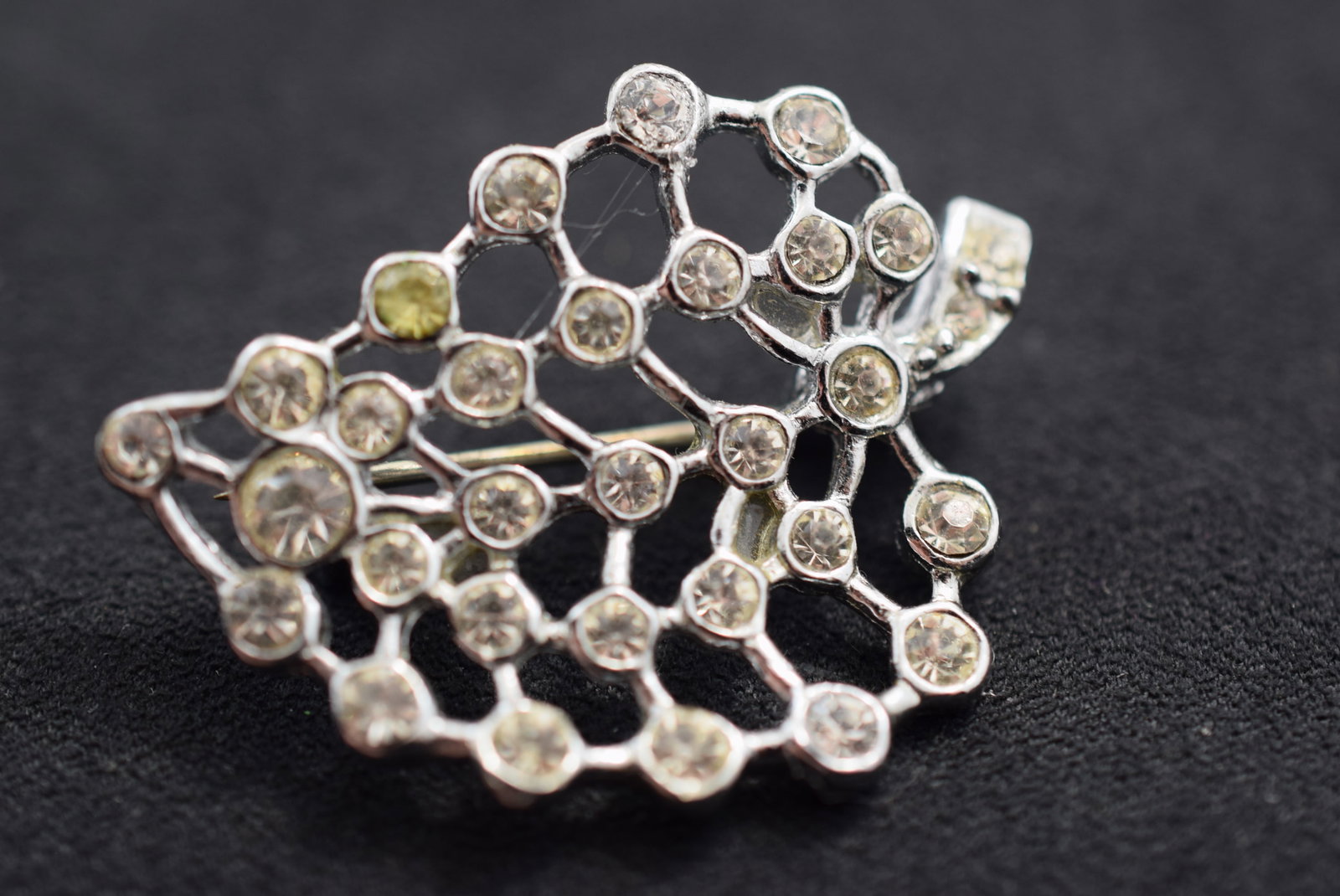 Rhinestone Brooch Pin 1940's Vintage Lot # JM 922: Rhinestone Brooch Pin 1940's Vintage 1 1/2"