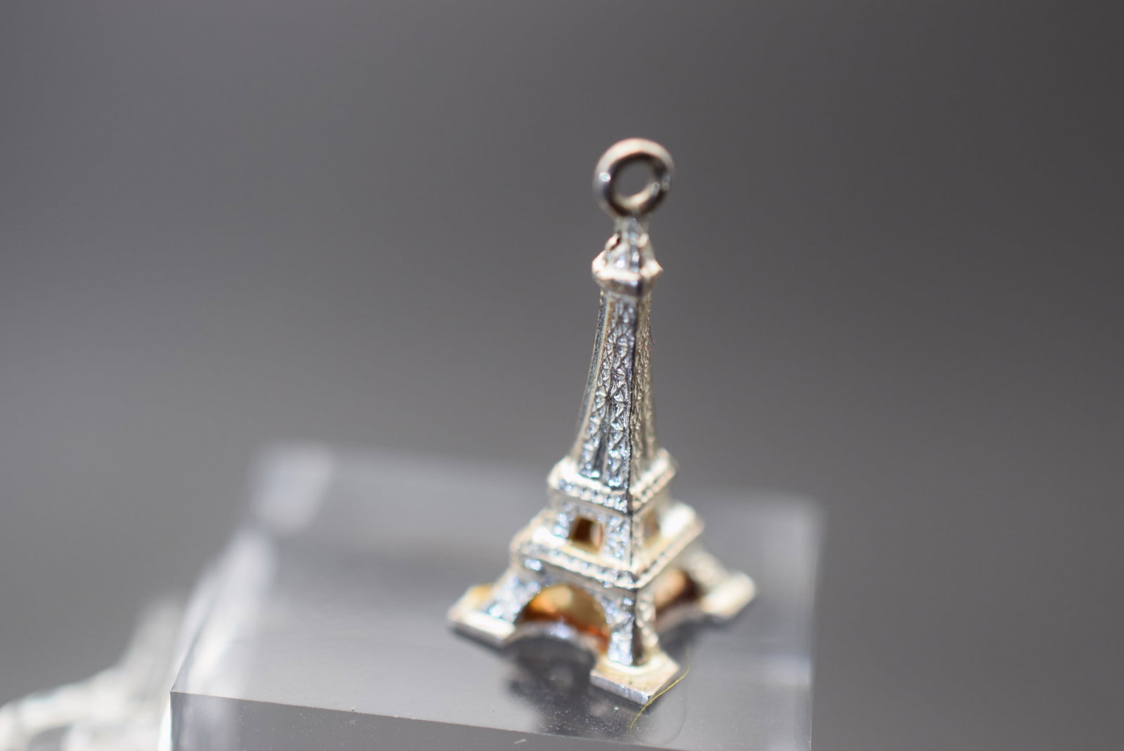 Sterling Charm Eiffel Tower Pendant Lot GJ 927: Sterling Charm Eiffel Tower Pendant