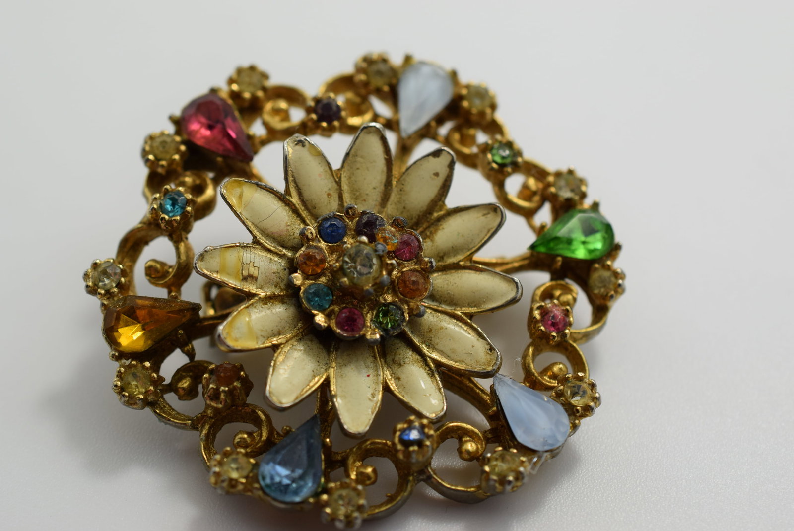 Rhinestone 1940's Brooch Pin 1 7/8" Vintage Lot # JM 929 (1 of 2)