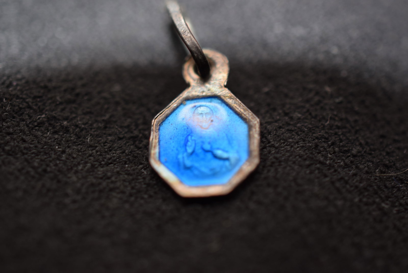 Tiniest Enamel Religious Medal Two Sided Enamel Vintage 1/4" Lot GJ 937 (1 of 4)