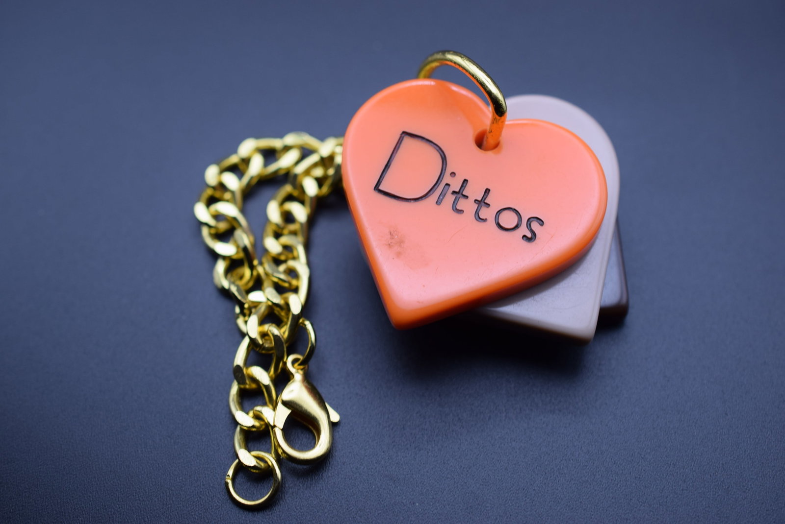 Dittoes Hearts Resin Bracelet Lot 941 (1 of 3)