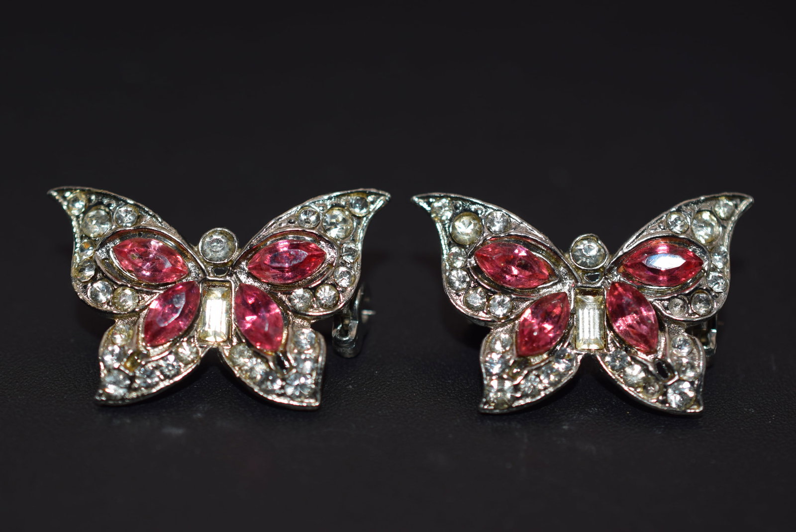 Vintage Butterfly Rhinestone Scatter Sweetheart Brooch Pins 1940's Lot 981: Vintage Butterfly Rhinestone Scatter Sweetheart Brooch Pins 1940's measures 1" x 3/4"