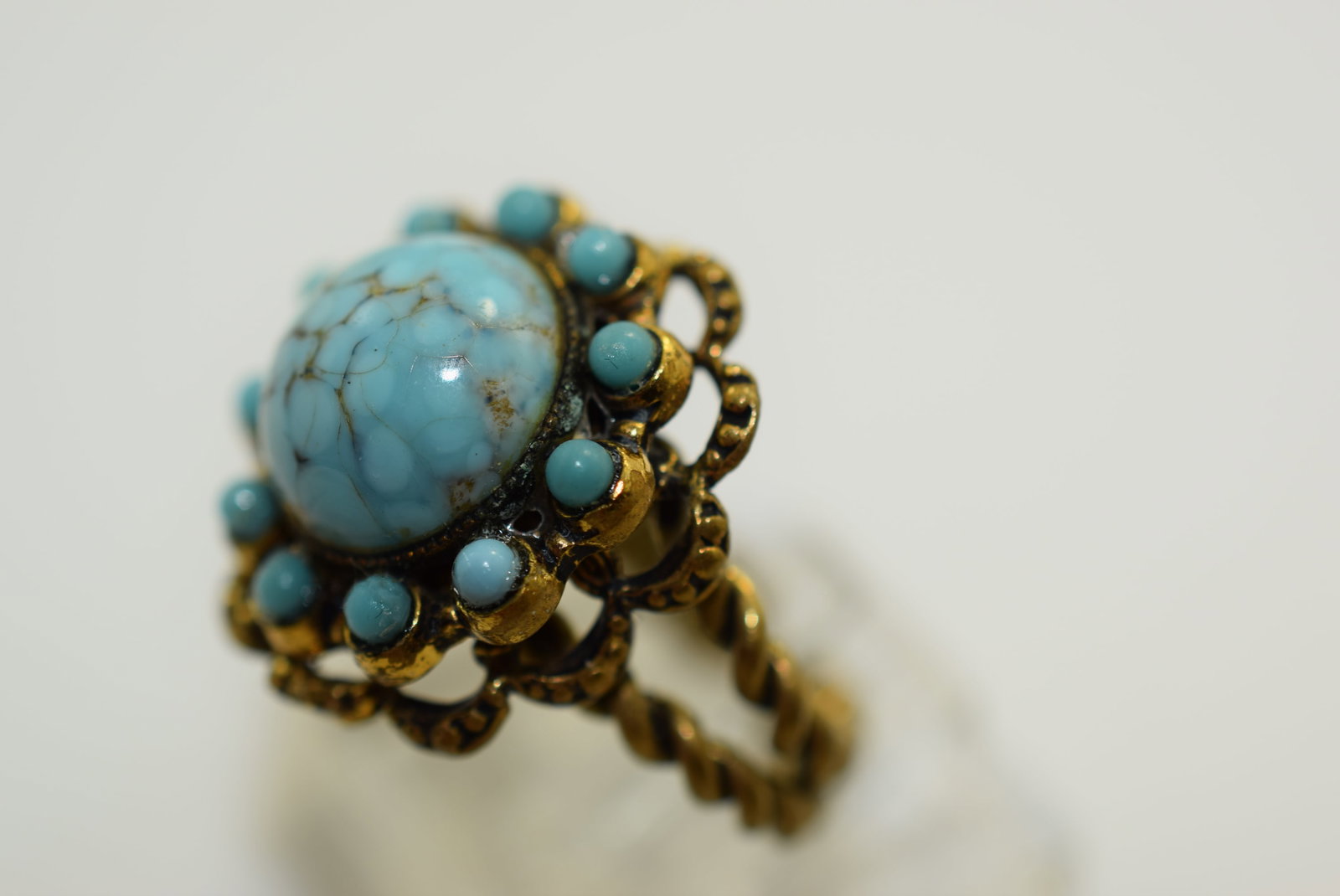 Adjustable Turquoise Glass Ring Vintage Lot # JM 1034: Adjustable Turquoise Glass Ring Vintage