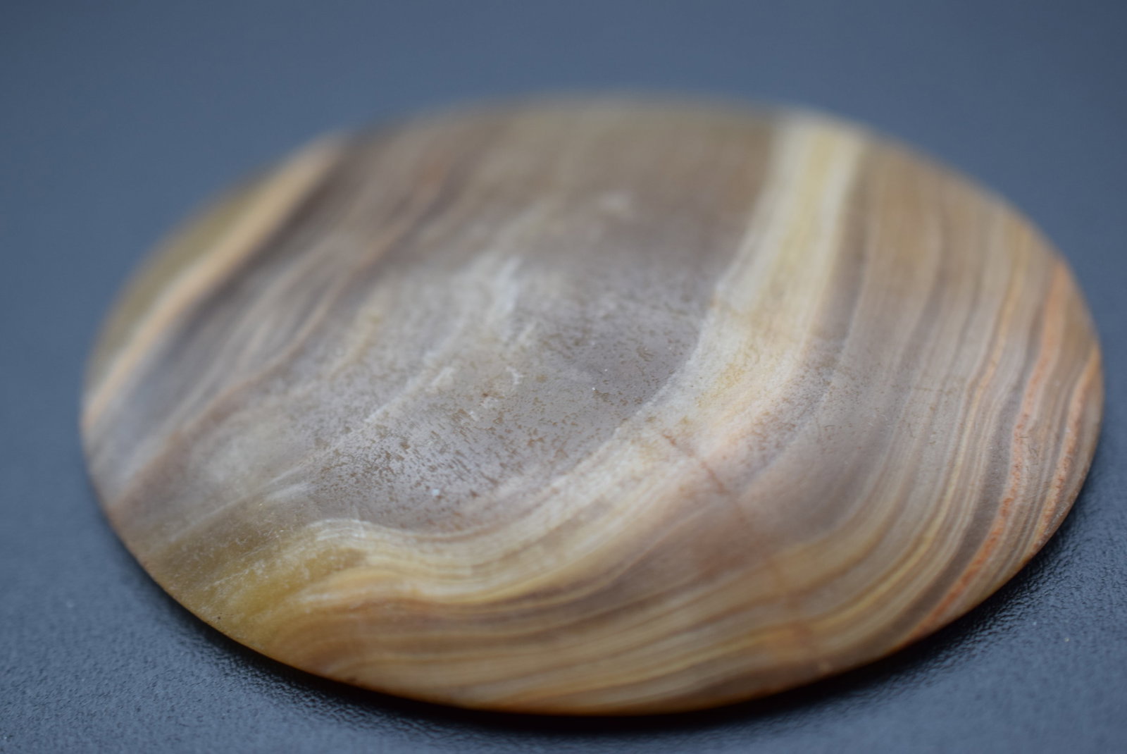 Vintage Agate Stone 2" x 1 1/2 Lot 1057: Vintage Agate Stone measures 2" x 1 1/2"