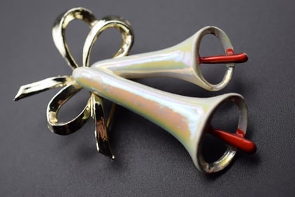 Christmas Bells Holiday Brooch Pin Enamel 1940's Vintage Lot# DG 1062 (1 of 2)
