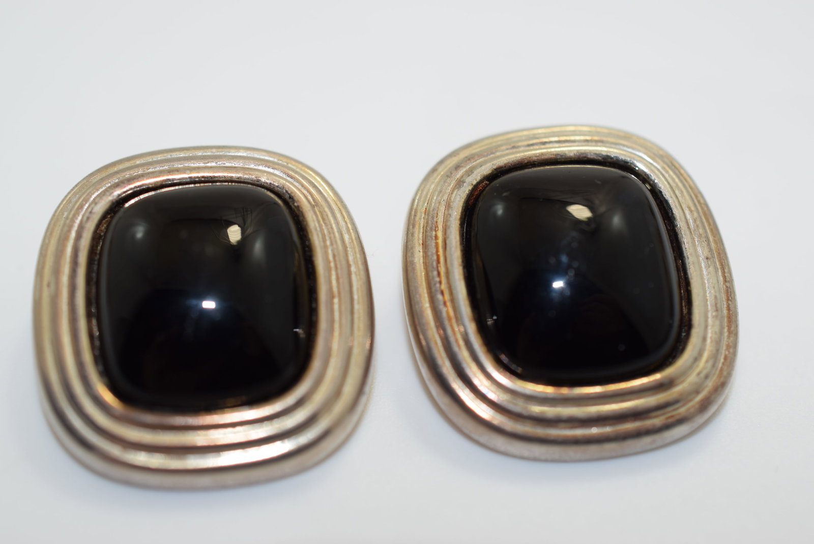 Christain Dior Clip Signed Nearrings 1" Vintage Lot # JM 1088: Christain Dior Clip Signed Nearrings 1" Vintage retired