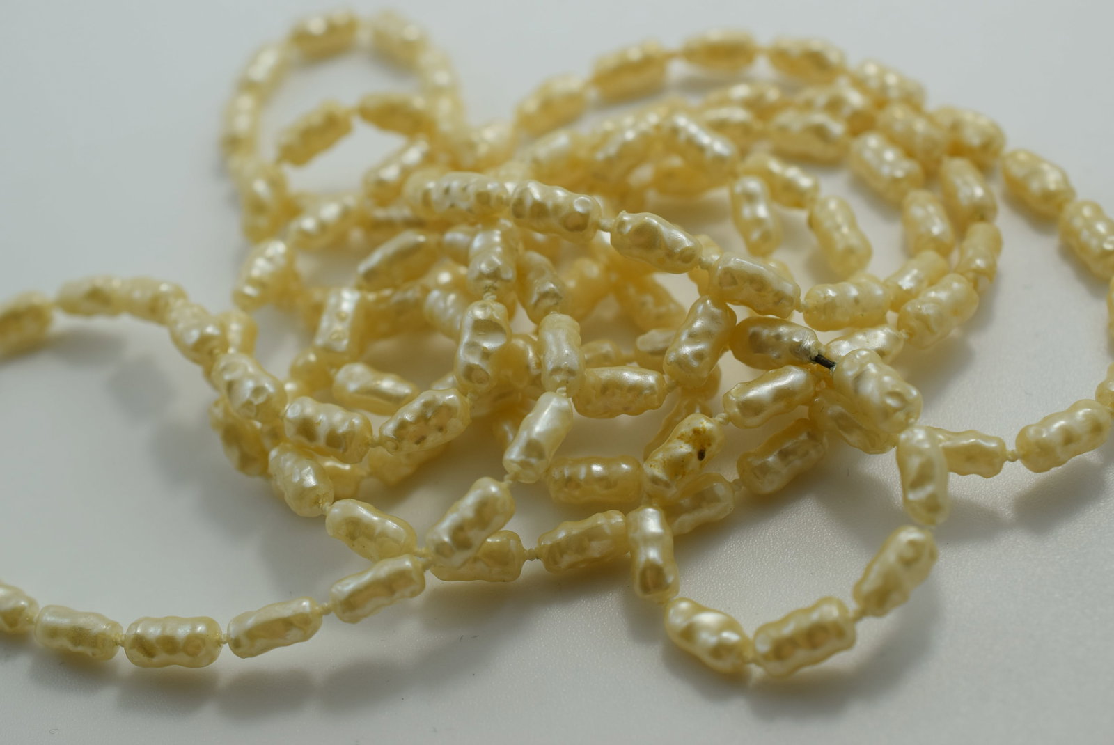 46" Synthetic Rice Pearl Knotted Necklace Vintage Lot # JM 1093: 46" Synthetic Rice Pearl Knotted Necklace Vintage 1940's