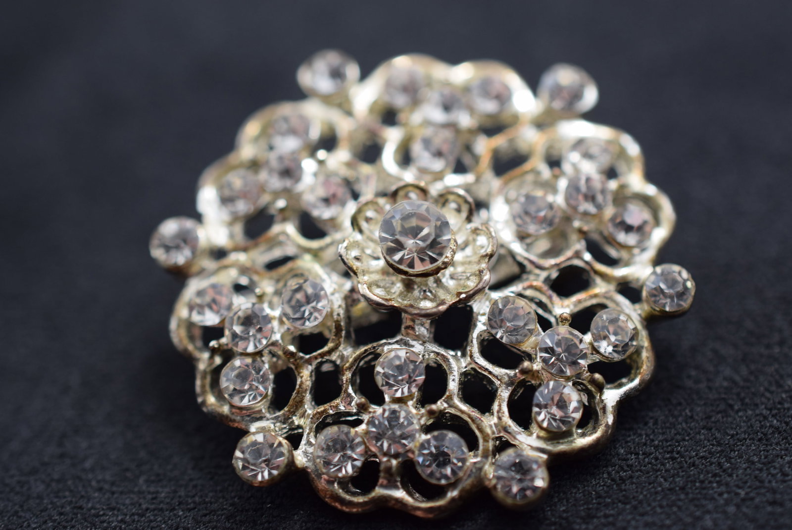Rhinestone Brooch Pin 1 1/4" Vintage Lot # JM 1100: Rhinestone Brooch Pin 1 1/4" Vintage