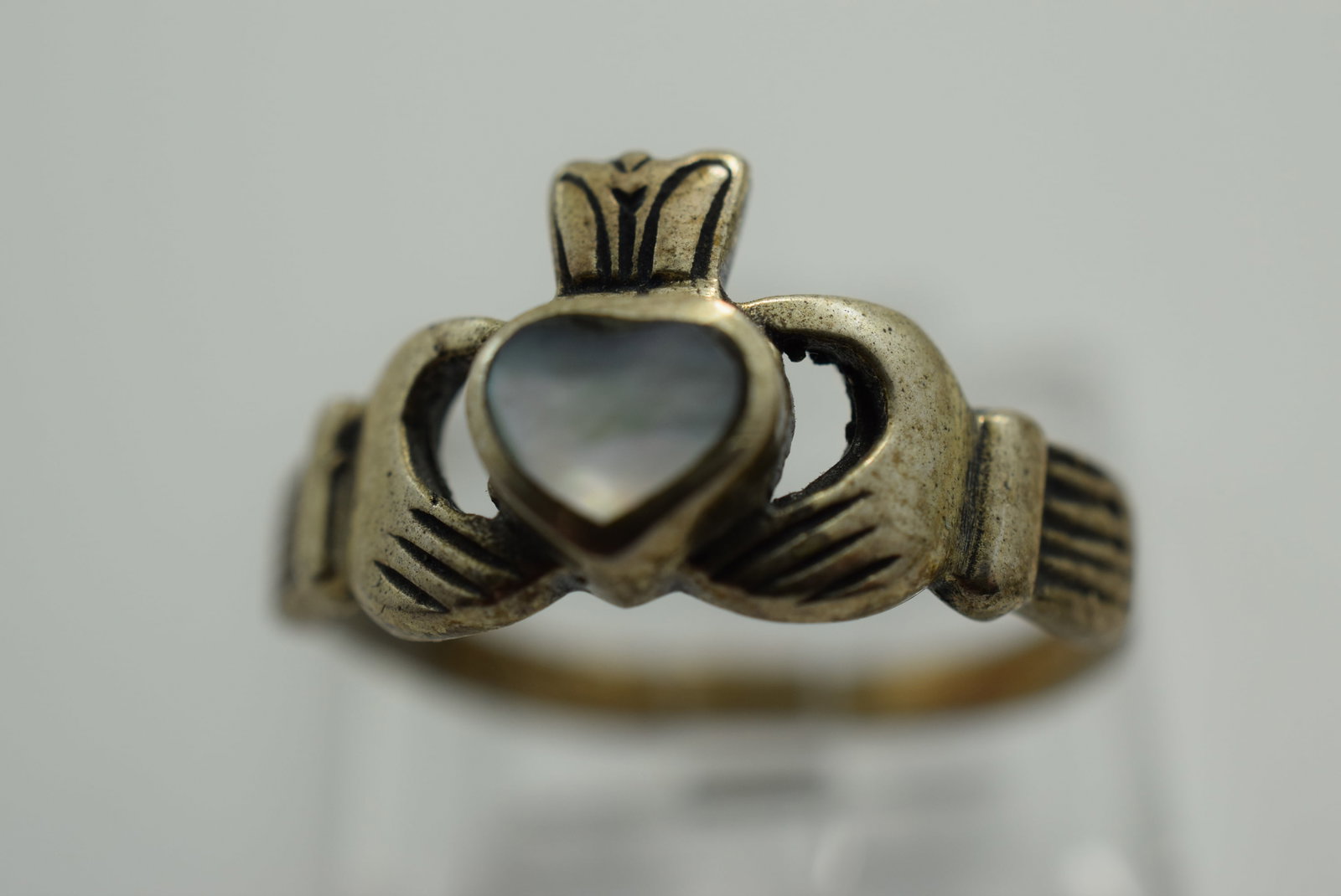 Claddah Sterling Silver 925 mother Pearl Ring Size 7.75 Vintage Lot # JM 1119: Claddah Sterling Silver 925 mother Pearl Ring Size 7.75 Vintage