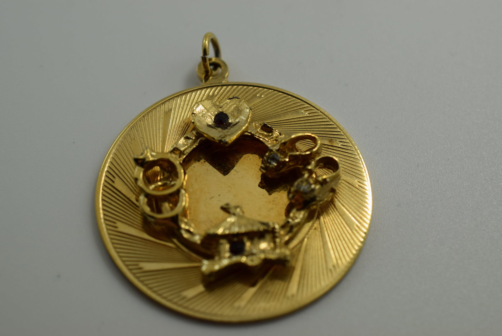 Huge 1970's Pendant stamped 10 KT but is not Gold 1 1/2" plus Bale Vintage Lot # JM 1124: Huge 1970's Pendant stamped 10 KT but is not Gold 1 1/2" plus Bale Vintage