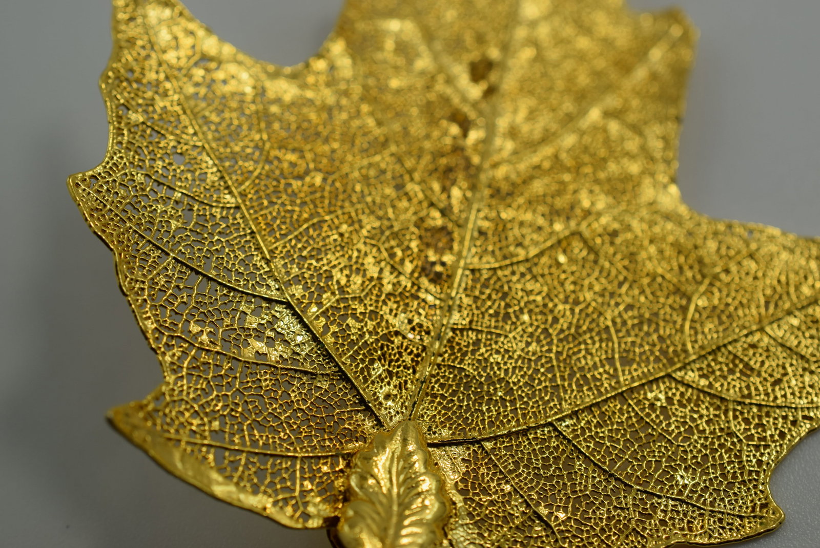Leaf Filigree Huge Pendant 3 1/8" Vintage Lot # JM 1164: Leaf Filigree Huge Pendant 3 1/8" Vintage