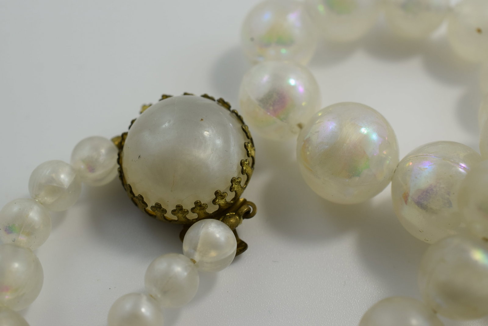 22" Made Aust Vintage Necklace 1940's Lot # JM 1187: 22" Made Aust Vintage Plastics Marbleized Bead Necklace Vintage hardware all there for the second missing strand 1940's