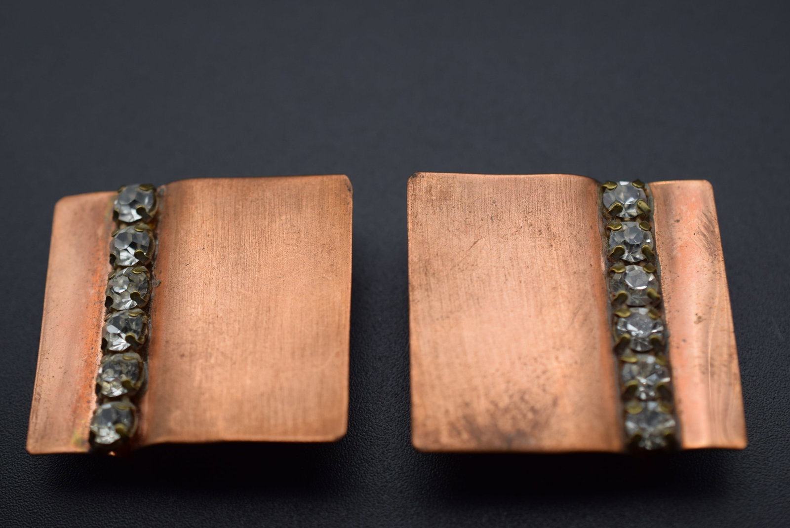 Cdm Copper Rhinestone Clip Vintage Earrings Lot 1202: Cdm Copper Rhinestone Clip Vintage Earrings measures 1 1/4" x 1 3/8"