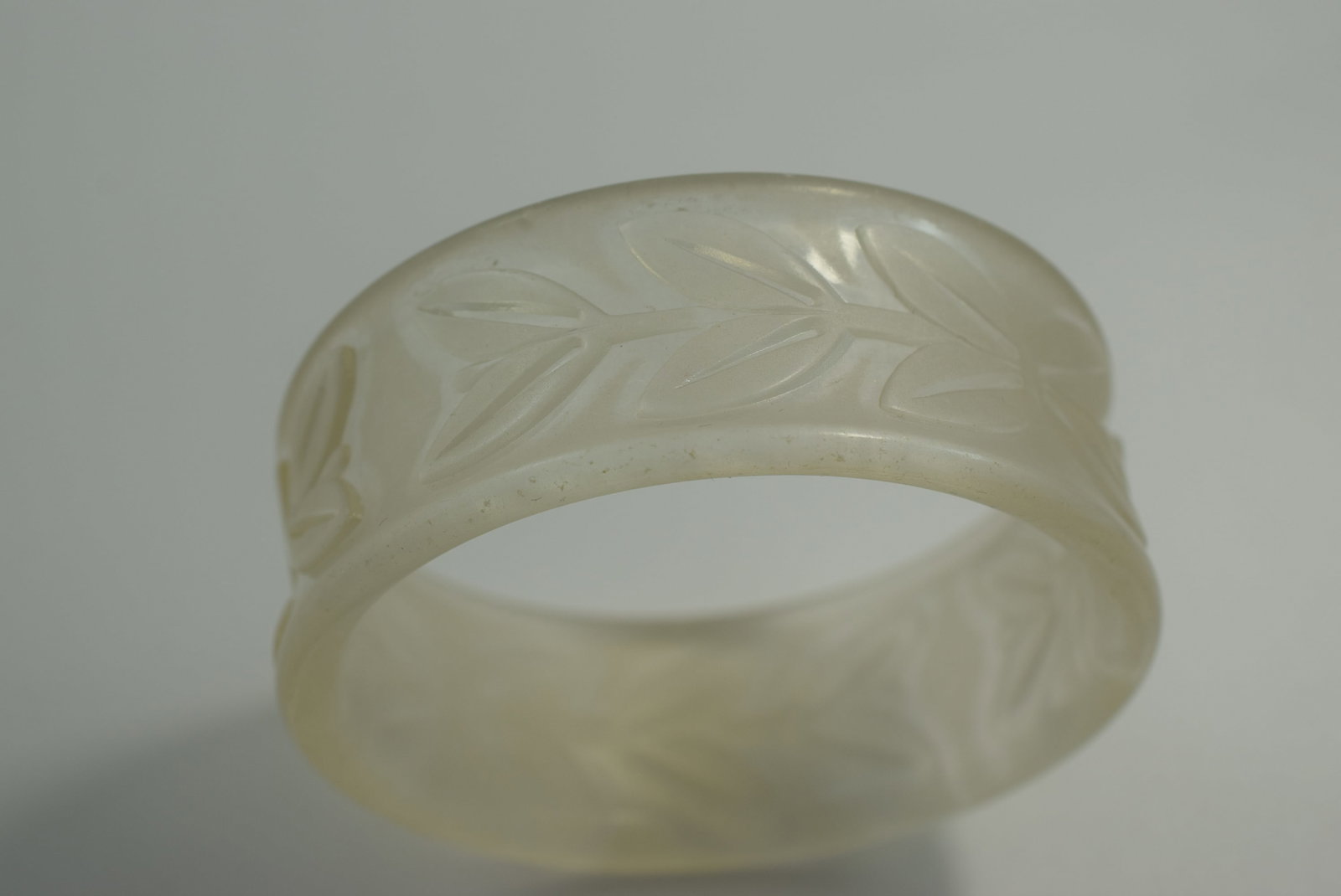 Lucite Wide Flowers Frosted Bracelet Vintage Lot # JM 1233 (1 of 3)