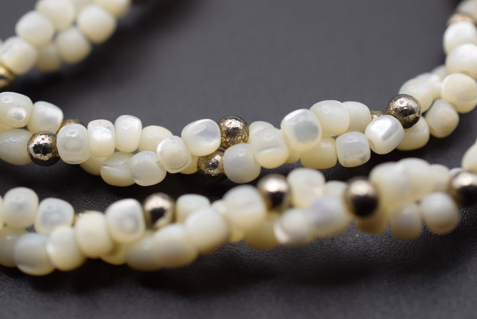 Vintage Necklace Mother of Pearl 19" Lot HK 24: Vintage Necklace Mother of Pearl 19"