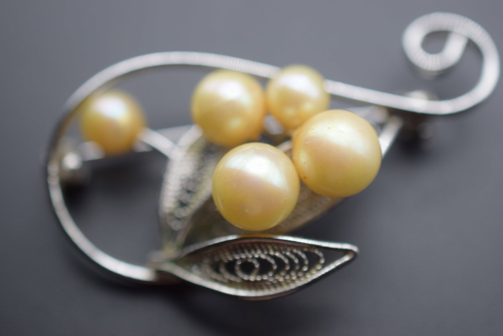 Brooch Pin Vintage Lot # BE 61 (1 of 3)