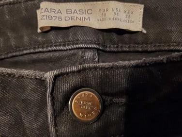 Zara Basic Black Jeans Tons Stretch Size 6 .lot#64 (1 of 2)