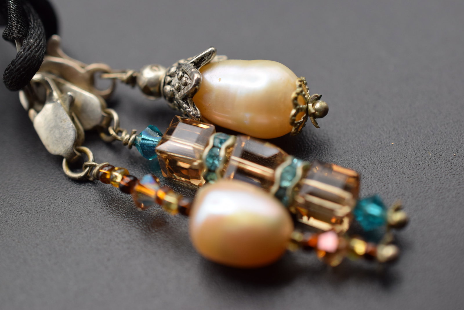 Vintage Necklace Lot HK 74: Vintage Necklace