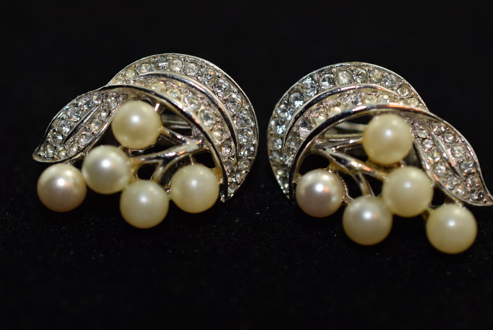 Rhinestone Clip Earrings 1" Vintage Lot # KN 75 (1 of 2)