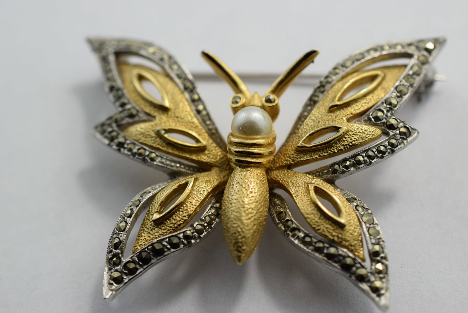 Keyes Signed 1950's Butterfly Brooch Pin Vintage Lot # KN 99: Keyes Signed 1950's Butterfly Brooch Pin Vintage 2" x 1 1/2"